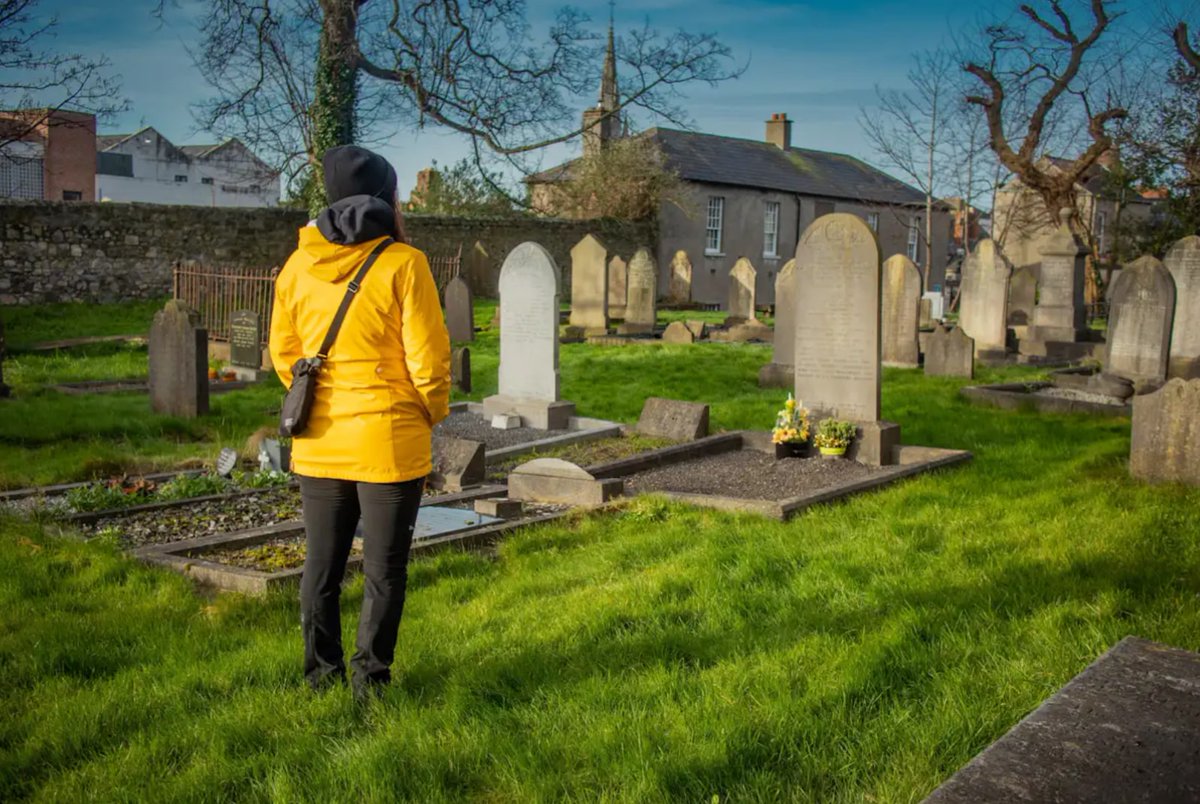 Dr Kate Woodthorpe (@cendeathsociety) explains why the Humberside funeral home incident serves as a reminder of the necessity for regulations and qualifications within the industry to safeguard the deceased and their families. blogs.bath.ac.uk/iprblog/2024/0… @UniofBathIPR