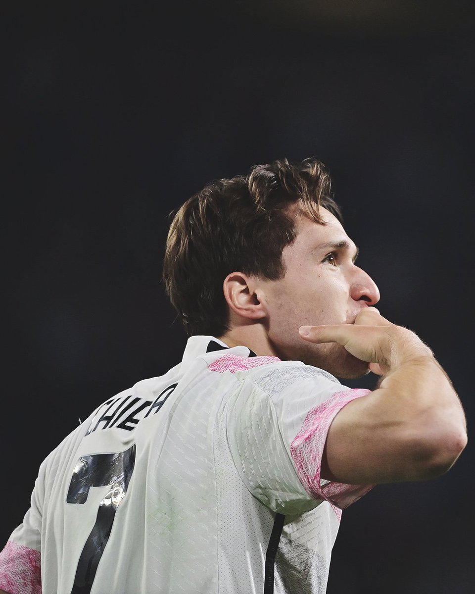 VanillaScent___'s tweet photo. the number one.. the best.the Football
the real man in @juventusfc @juventusfcen
if you don't love Federico enrico chiesa
You don't love football.
(His name is written in the history)
""SUPERRR STARRRR ""
@federicochiesa
#SuperFede https://t.co/W6wivz5Tb9