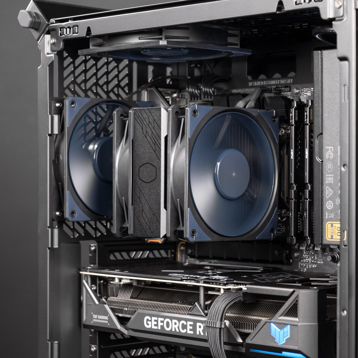 CoolerMasterUK's tweet photo. Hyper 212 upgraded with Mobius 120 fans for the ultimate silent air cooled build.
📸 @mr_matt_lee
#Mobius #Hyper212 https://t.co/OceTQnnwD0