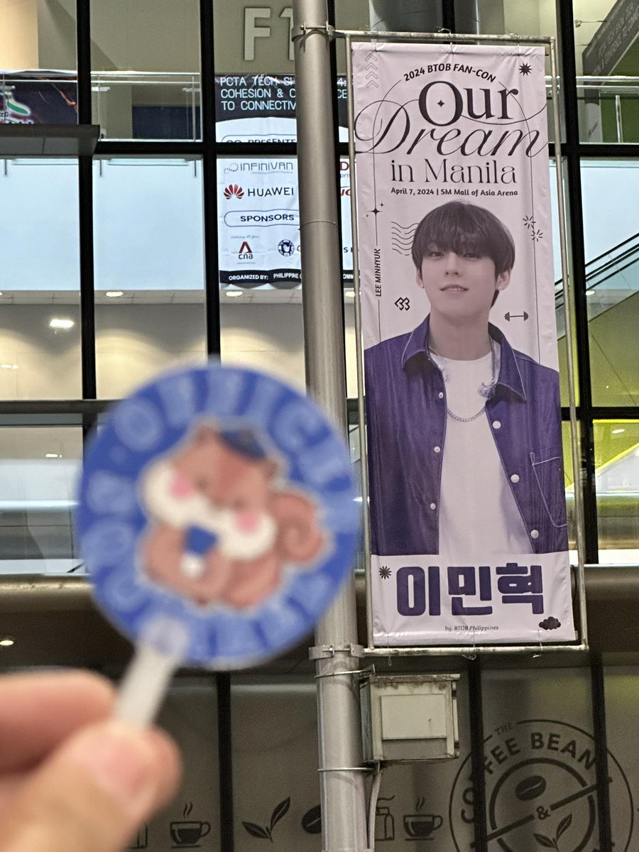 OS_Squirrelzone's tweet photo. PH Melody is soooo ready for this! 

Looking forward to making more memories with you, Lee Minhyuk! 💙 

#BTOB_OurDream_Manila https://t.co/Hyy6XBPTWq