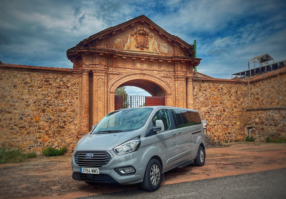 Natxoxxl's tweet photo. 😎 Estrenamos taxi  adaptado y de siete plazas para Almadén y su comarca. https://t.co/c8lZuQTDr9