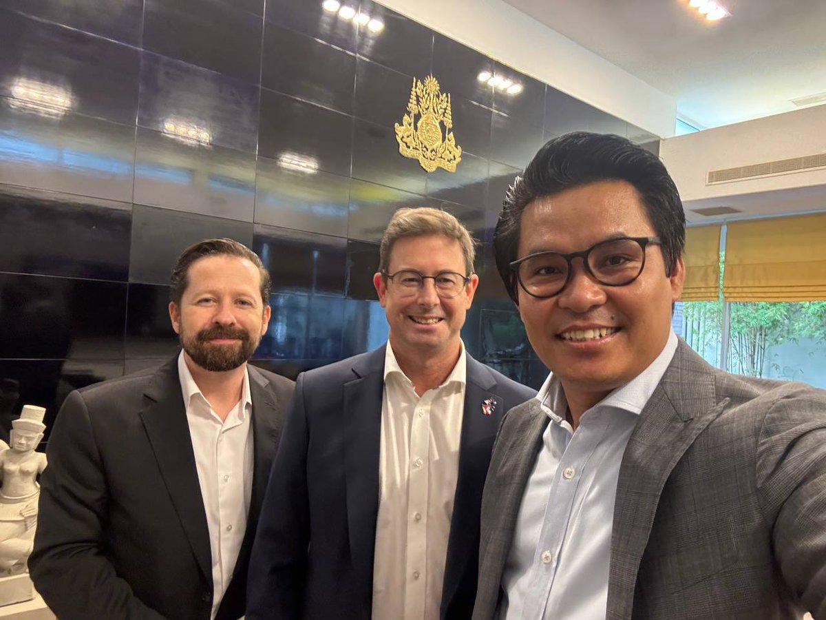 Here with Ambassador Chanborey and DHOM @AndreasZurbrugg ahead of 🇰🇭-🇦🇺 Senior Officials Talks tomorrow.