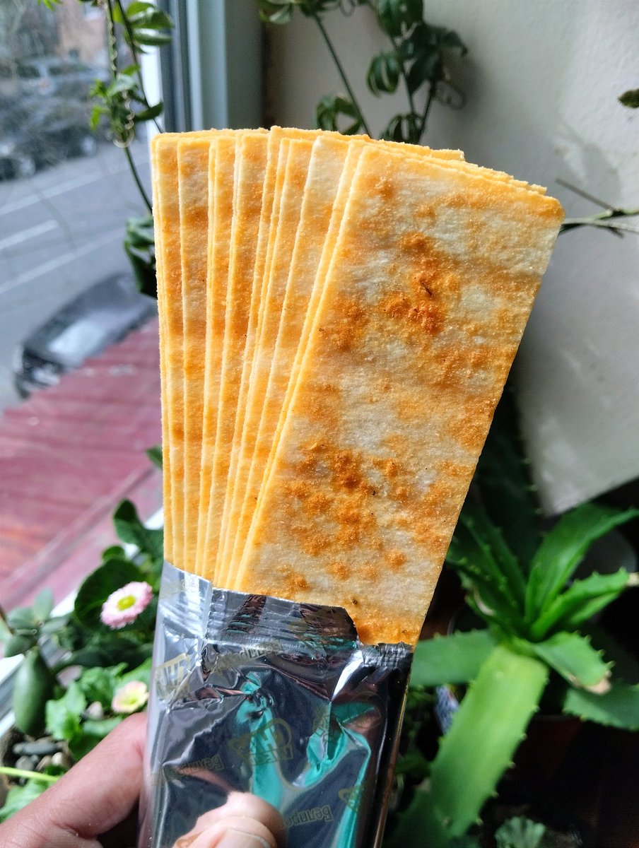 ポテチ＝袋にすかすかに入った円形のもの」と思ってる資本主義的先入観