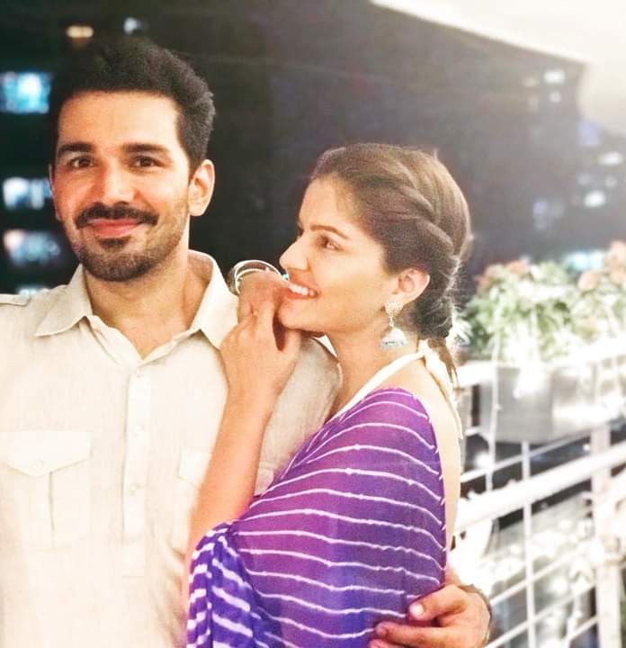 RaveenaRashmi's tweet photo. #RubiNav 

#RubinaDilaik #RubiHolics 
#AbhinavShukla #AbhiArmy
#RubiNavArmy https://t.co/4u5D3qmDNS