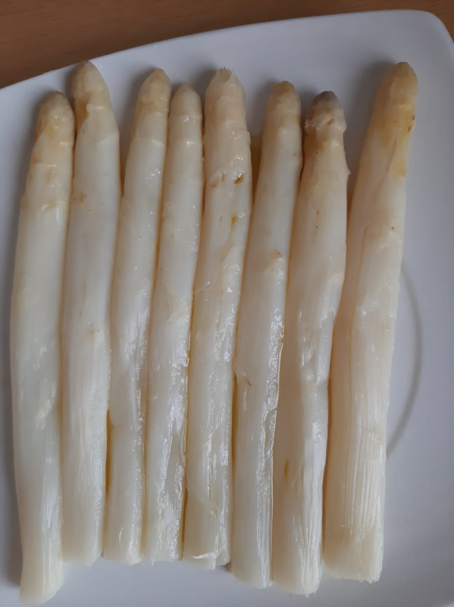 El placer de vivir en el pueblo y ayudar a los jubilados en sus huertos. Esto no tiene precio <a href="/esparrago_RG/">Espárrago de Navarra</a>