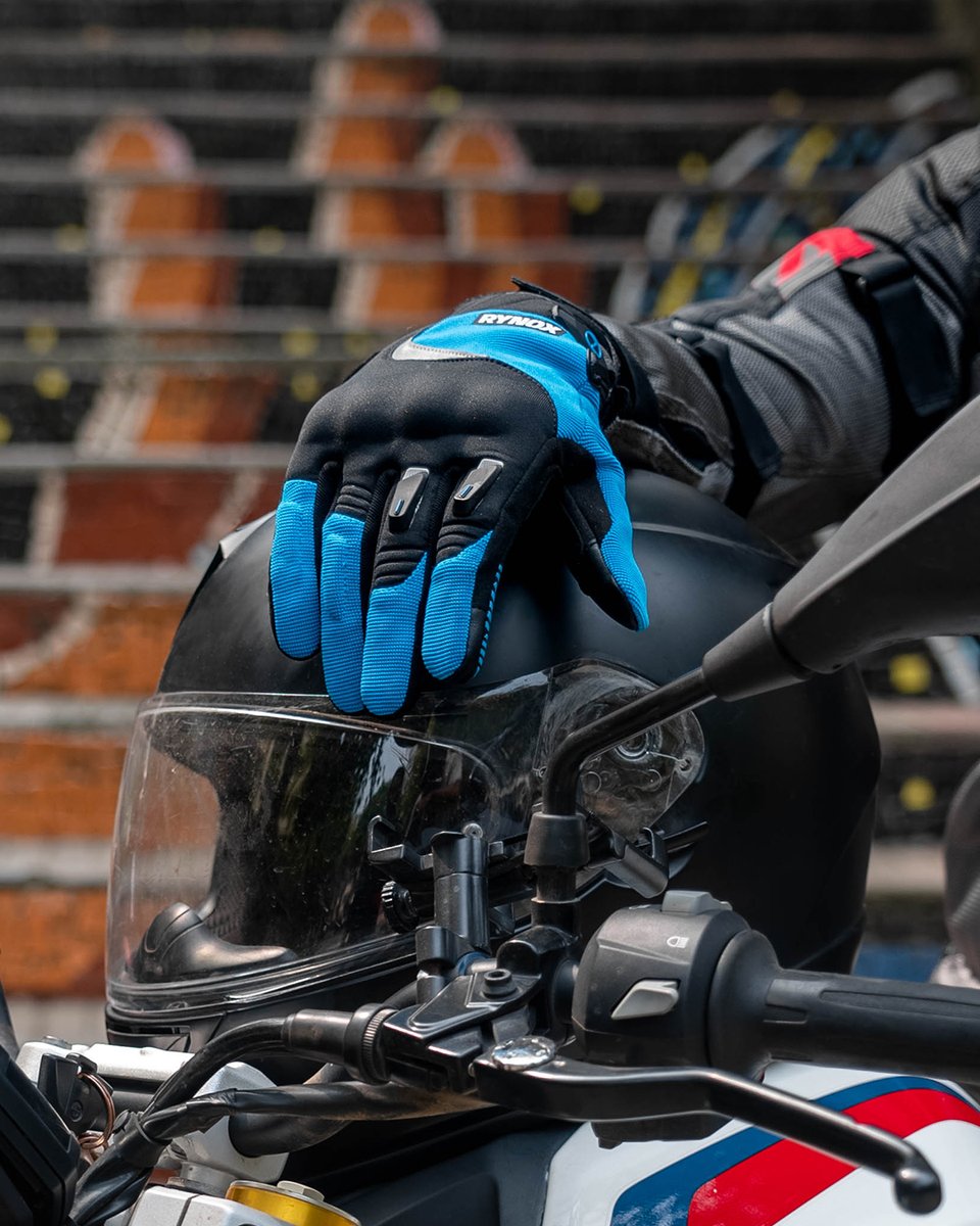 Experience comfort on every journey with Helium GT Gloves! Ready for city streets and highways. Shop Online: rynoxgear.com #rynox #rynoxgear #HeliumGTGloves #ridinggloves #motorcycle #motorsport #moto #instabike