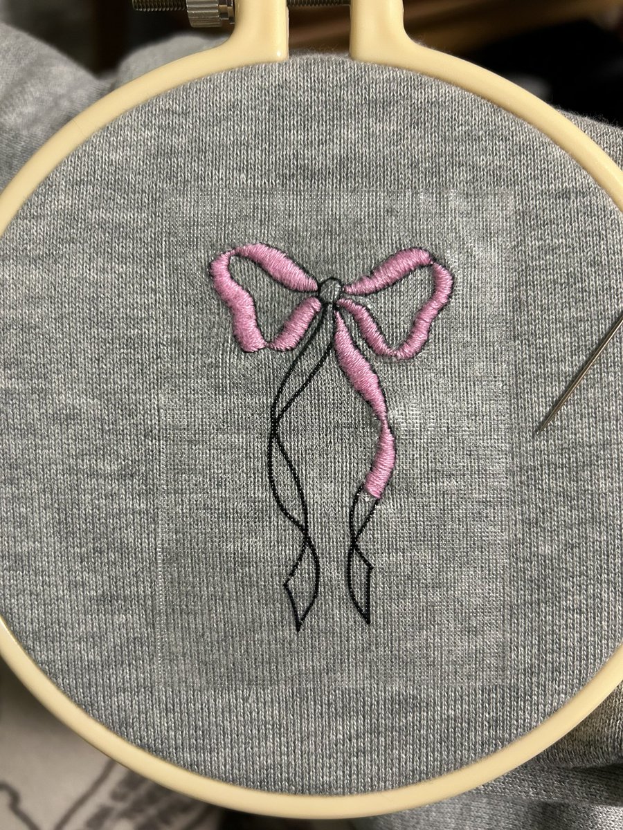 kwiotkn8's tweet photo. 🎀刺繍がんばってる https://t.co/rjqKPCZsV1