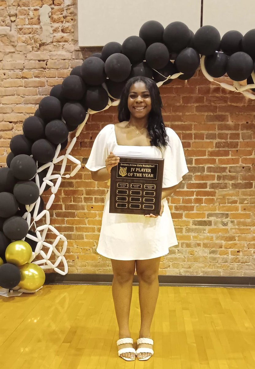 Great job JV Player of the year!!  @TeamTraeYoungWB <a href="/BAGameview/">brokenarrowtigers.tv</a> <a href="/BALadyTigers/">Broken Arrow Tigers</a> c/o 2027