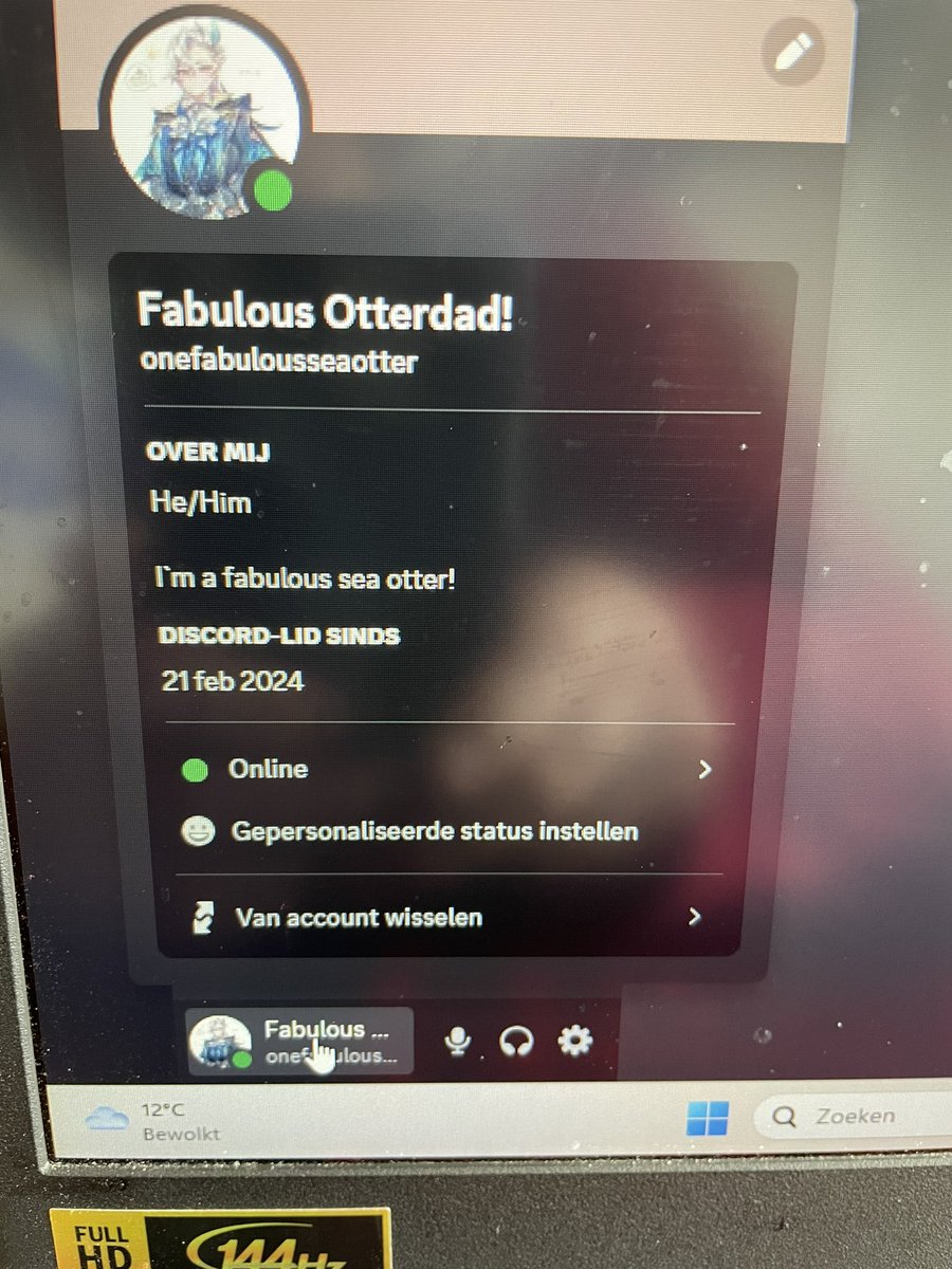 🎤Would anyone want to be fwiends on discord? OwO
