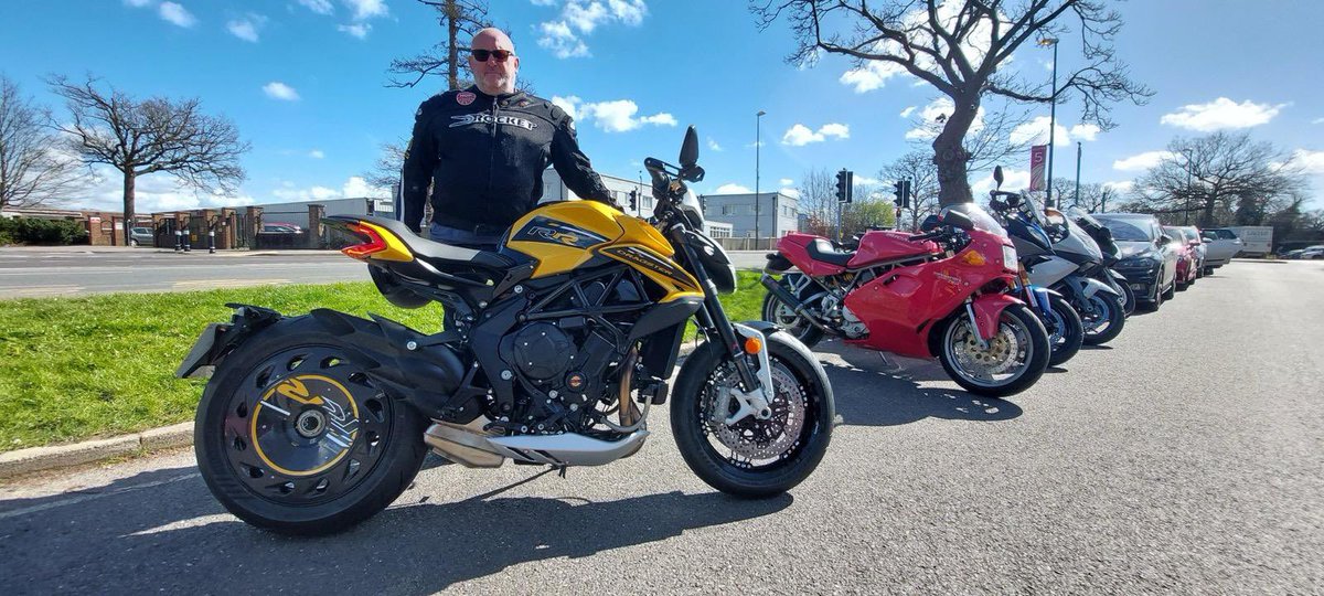 Our first @mvaugsta collection by Gary who picked up this stunning bike! We hope you enjoy your new ride #dragster800rr #newbikeday #motorcyclelife #westsussexbusiness