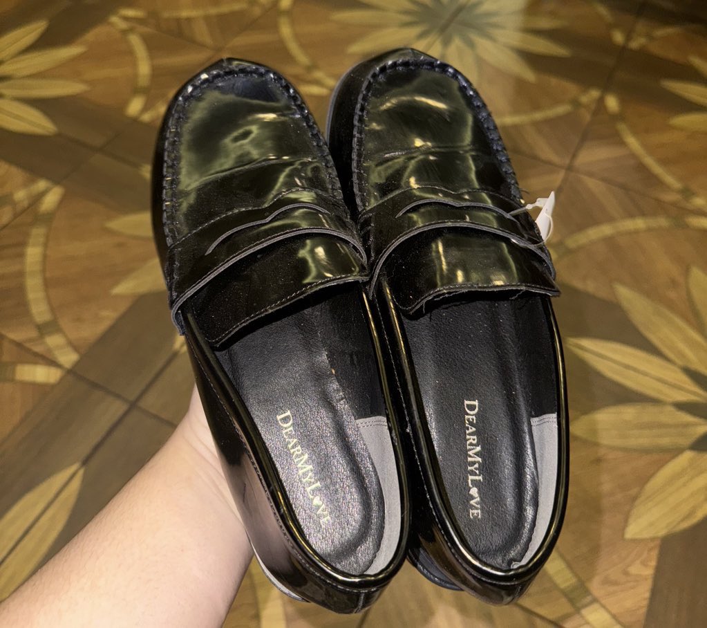 nomnomlemonn's tweet photo. รองเท้าโลฟเฟอร์สีดำ ใส่สวยมากๆ ไซส์ 40-41 ยาว 25.5 ใส่ลองแค่ครั้งเดียวค่ะ
200฿ รวมส่ง🤍🪩
#ส่งต่อเสื้อผ้า #ส่งต่อรองเท้ามือสอง #ส่งต่อเสื้อผ้ามือ2 #ส่งต่อเสื้อผ้ามือสองสภาพดี #ส่งต่อกระเป๋า #ส่งต่อรองเท้า #ส่งต่อสกินแคร์ #ส่งต่อเครื่องสําอางค์ #ส่งต่อรองเท้าแมรี่เจน https://t.co/Nr3WBEDJPJ