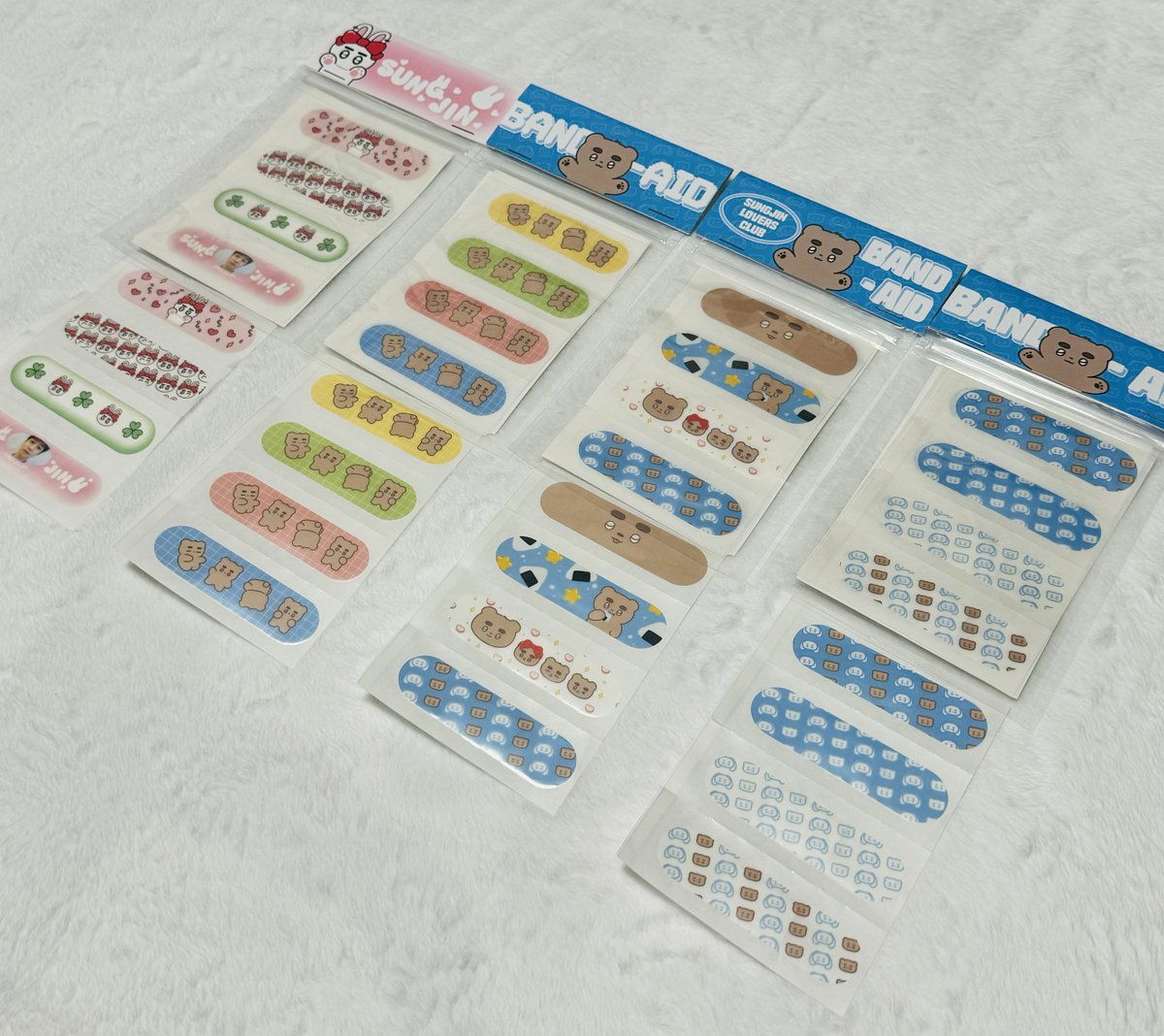 💚데이식스 Welcome to the show 콘서트 나눔💚

📣 행운 빌려드립니다! 행운 받으실분! 

🍀 4/12 (금) , 4/13 (토) 이틀간
🧻 물티슈 : 각 일 40개
🩹 일회용 밴드 1set : 각 일 선착 4분 
       (디자인 랜덤 , 12매 1set)
🍀 시간 및 장소는 당일 타래에 공지