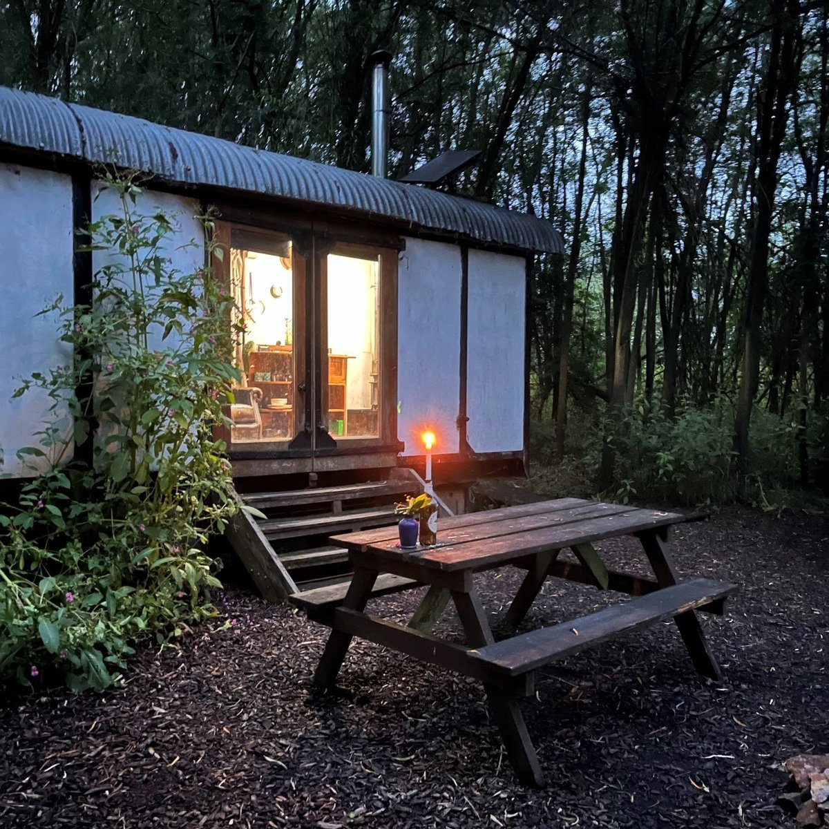 Where would you like to be this summer? If you are dreaming of completely switching off, how about immersing yourself in nature in one of the lovely riverside Glamping places at Great Farm? See us on Instagram Greatfarmglamping or on our website greatfarm.co.uk