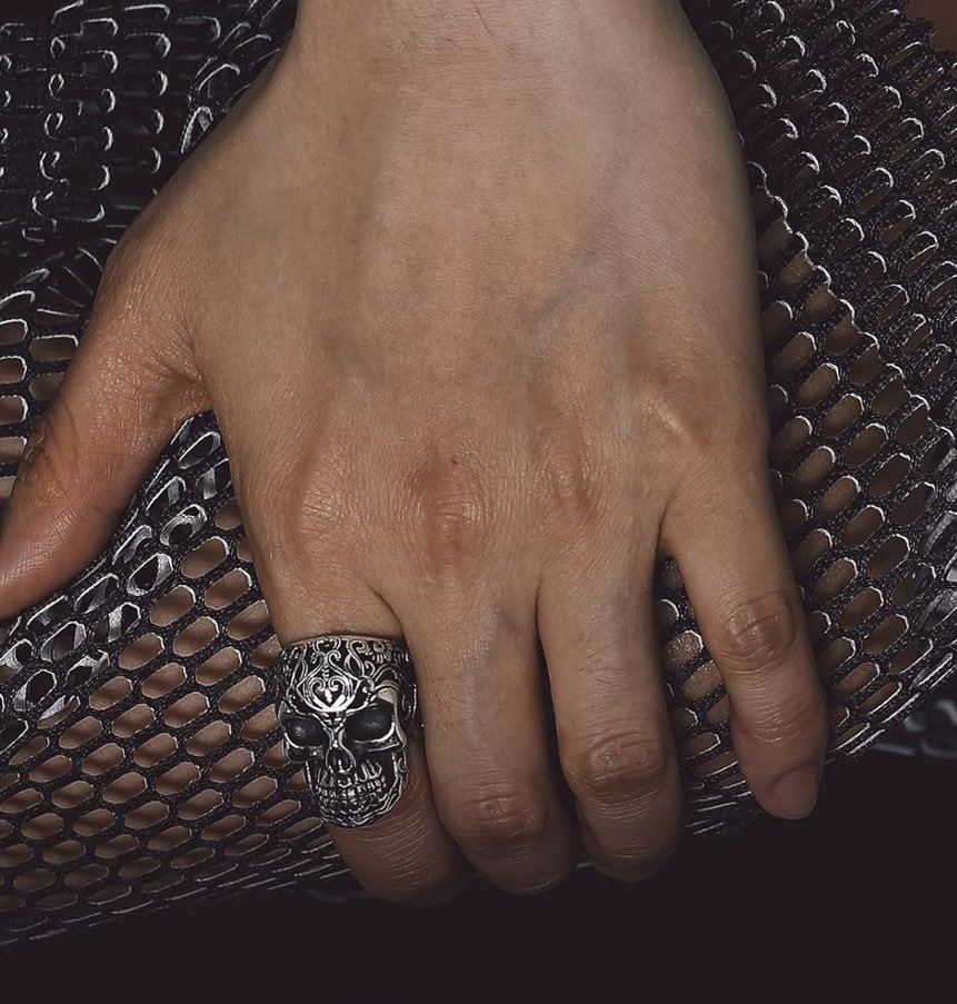 KMode_Devotee's tweet image. These are so Dave Gahan 🔥 Ordered ☝️🌹 #DepecheModeAddict
#DaveGahan
#Devotee