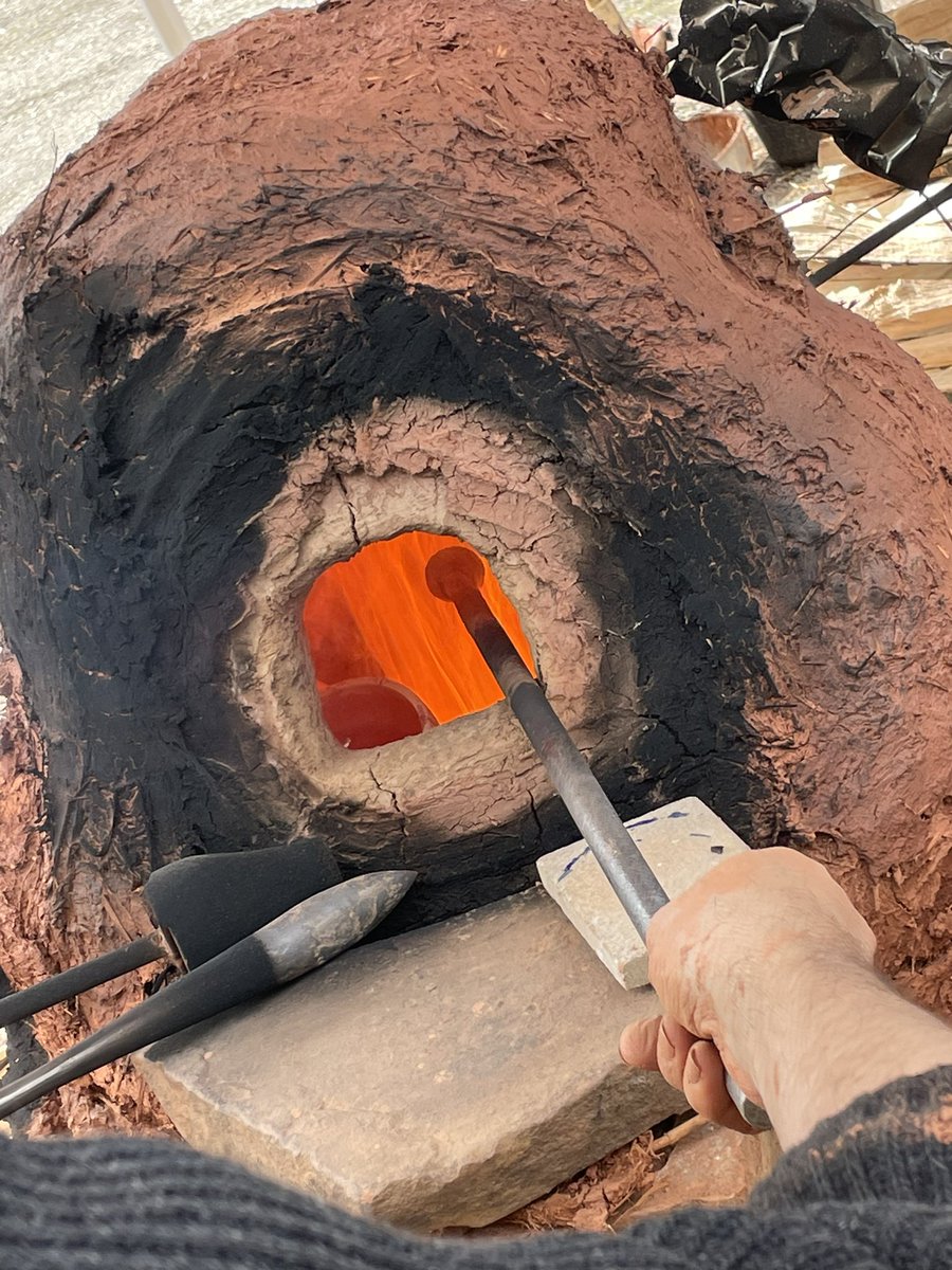 AssociationUstv's tweet image. Le verre de l’époque gauloise a nos jours au Lycée Jean Monnet-Yzeure avec Joëlle Rolland Laurent Cormier Thomas Arnal Ustv Ustv Julien Billaud #CNRS #verre #ipgp