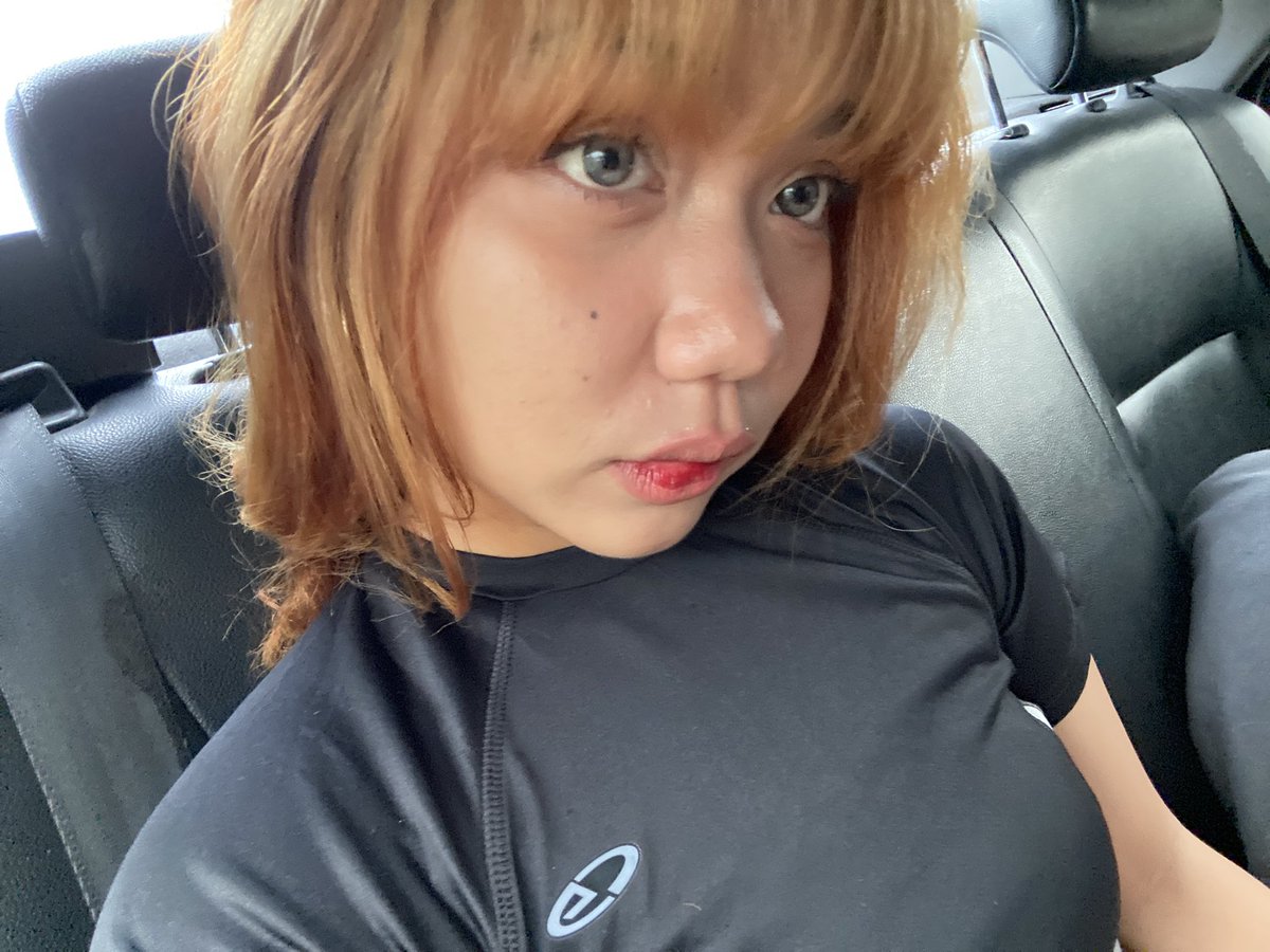 thisuserfragile's tweet photo. blonde 😋 https://t.co/LOxzG4lc4Q