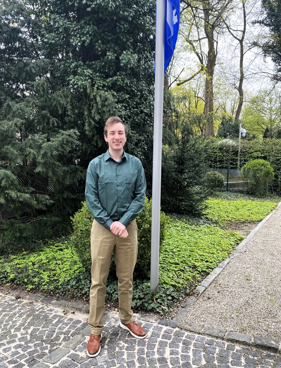 Bienvenue à Munich! 👋 Wir begrüßen Éric Labonté-Paquet zu seinem 3-monatigen #Praktikum in unserer Abteilung für Politik, öffentliche Angelegenheiten & Kooperation. Éric Labonté-Paquet effectuera un #stage dans notre section des Affaires politiques, publiques & à la coopération.