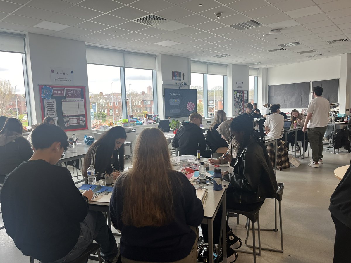 Art exam preparation day 🎨💜✝️ <a href="/NewmanRCCollege/">Newman Catholic College</a> <a href="/MrMcmylor/">MrMcmylor</a> Well done to the 32 students who attended today!