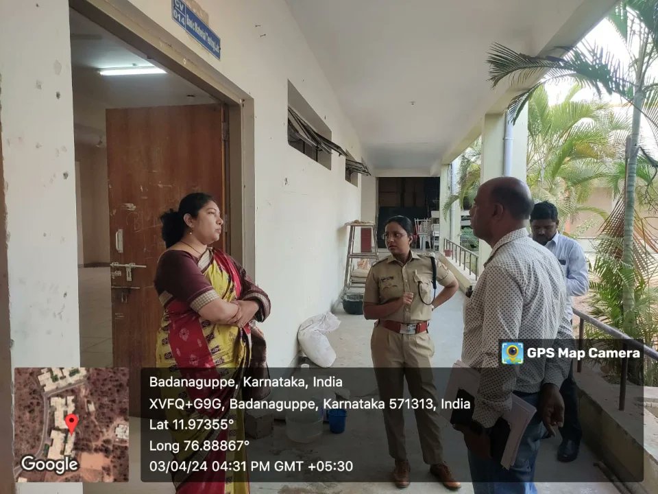 dcchnagar's tweet photo. ಸಾರ್ವತ್ರಿಕ ಲೋಕಸಭಾ ಚುನಾವಣೆ-2024ರ ಸಂಬಂಧ ಚಾಮರಾಜನಗರ ಲೋಕಸಭಾ ಕ್ಷೇತ್ರದ ಭದ್ರತಾ ಕೊಠಡಿ ಸ್ಥಳಕ್ಕೆ ಜಿಲ್ಲಾ ಪೊಲೀಸ್ ವರಿಷ್ಠಾಧಿಕಾರಿ ಯೊಂದಿಗೆ ಭೇಟಿ ನೀಡಿ ಪರಿಶೀಲನೆ ನಡೆಸಲಾಯಿತು.
#Chamarajanagar #Elections2024 #CheckpostInspection #LokasabhaElection2024 #Kollegala #Hanur #Gundlupete #Varuna #Nanjangud https://t.co/6kXu3skmQ2