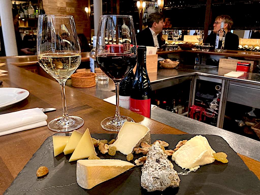 Wine Wednesday: #lartdevivre on a rainy afternoon. #frenchwines #frenchcheeses #wine #fooding #winebars #lifeinparis