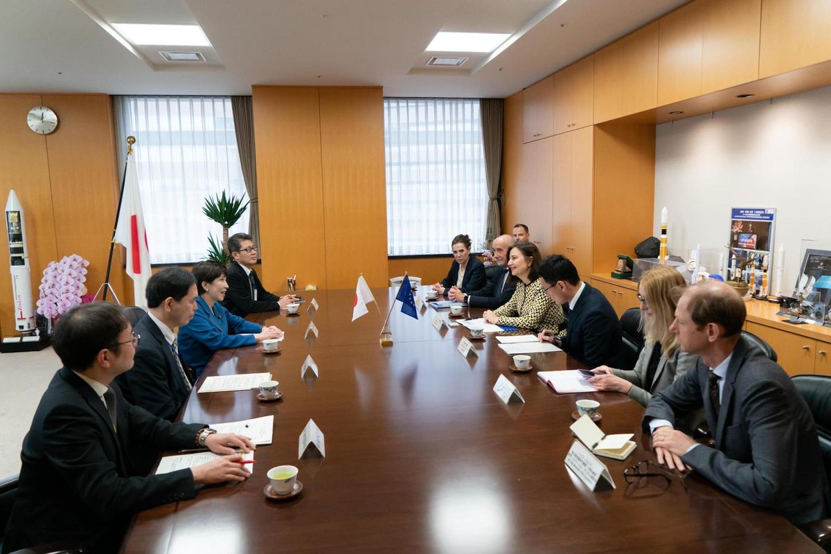 Ili_Ivanova's tweet photo. Delighted to meet Minister @takaichi_sanae in Tokyo to discuss:
๐นEU-Japan cooperation on #AdvancedMaterials
๐นshared views on #EconomicSecurity
๐น#MultilateralDialogue on principles & values in #Research & #Innovation
๐ช๐บ๐ท ๐ฏ๐ต https://t.co/h5oLyYlRBU