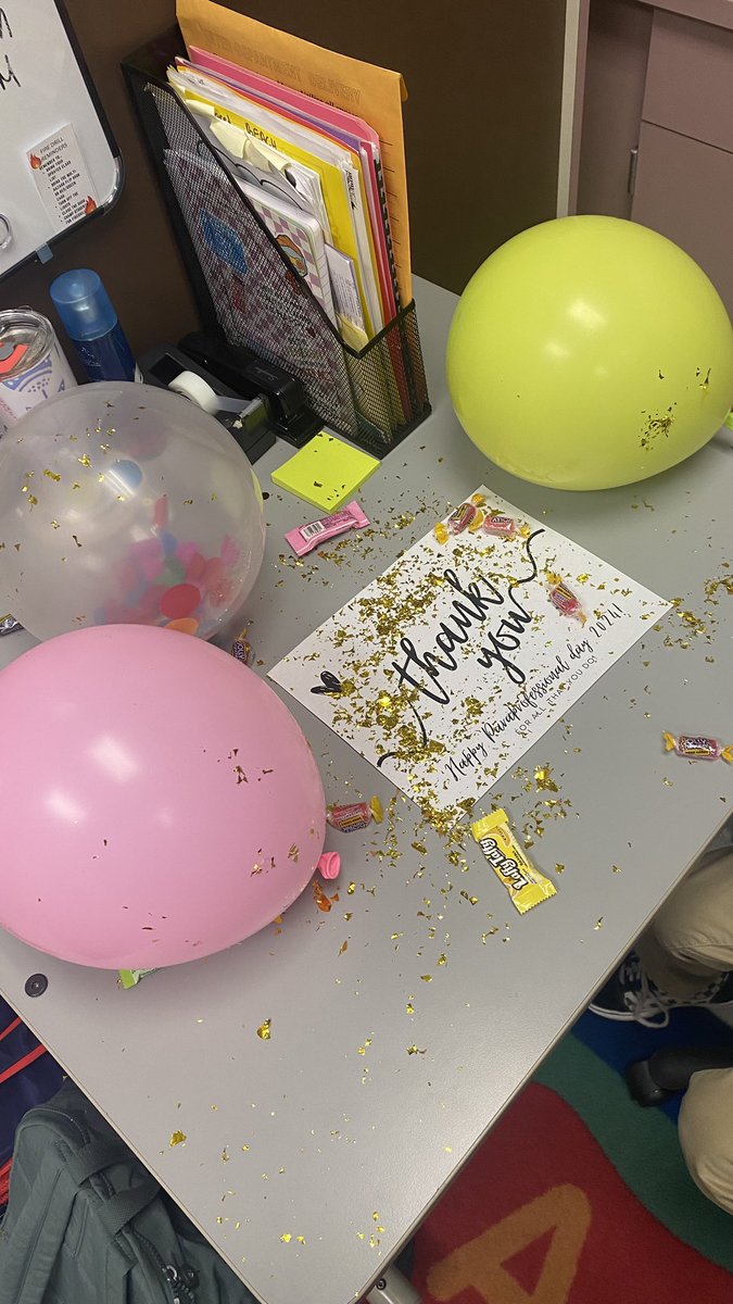 MrsMalaret's tweet photo. Thank you Mrs. Z for this beautiful surprise!!! 🎉💕🧩#paraprofessionalAppreciationDay #SPEDpara @OutleyE @Sroninub2Newby https://t.co/yNsPa9j0F8