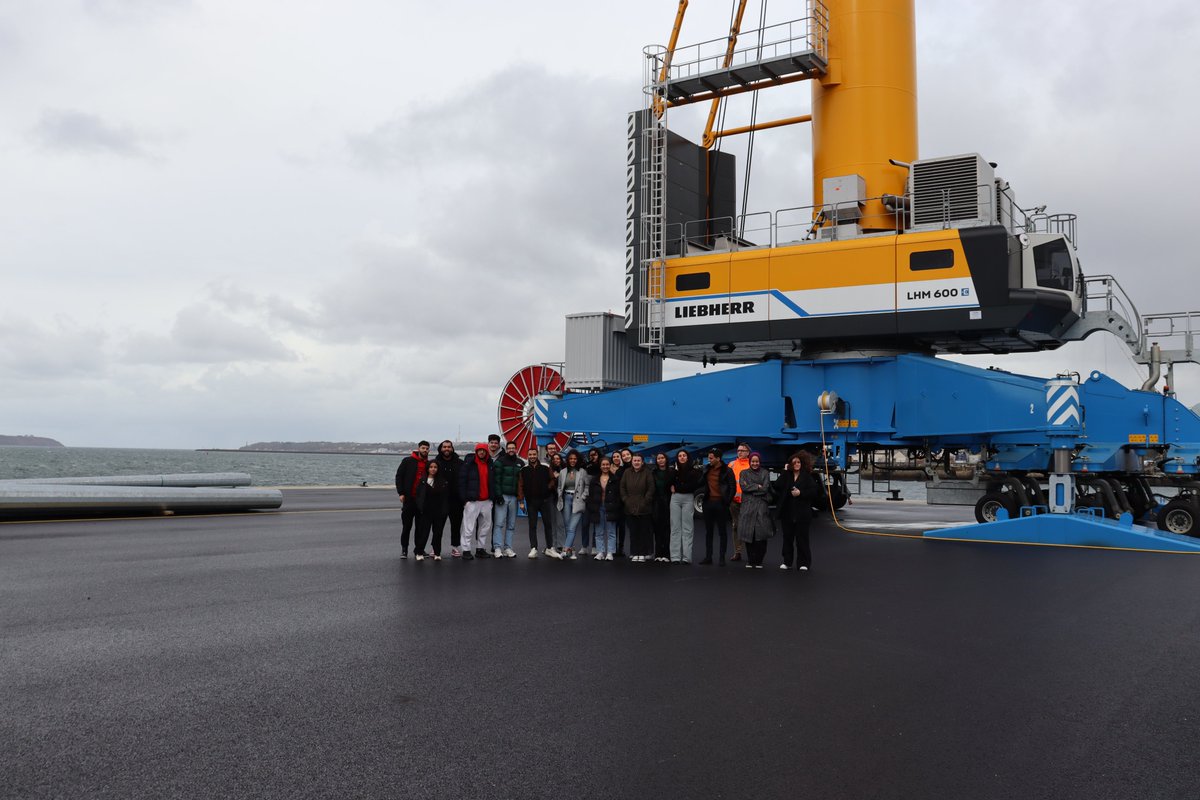 Brest BS (@brestbs) on Twitter photo 🌱 Les élèves de M2 Logistique ont eu la chance d'assister à une conférence « Compta carbone - Décoder l’info » animée par Isabelle Dangeard et découvrir la vision futuriste et les engagements du Port de Brest en matière de durabilité avec Jean-Christophe Hattenville. 🌱 Les élèves de M2 Logistique ont eu la chance d'assister à une conférence « Compta carbone - Décoder l’info » animée par Isabelle Dangeard et découvrir la vision futuriste et les engagements du Port de Brest en matière de durabilité avec Jean-Christophe Hattenville.