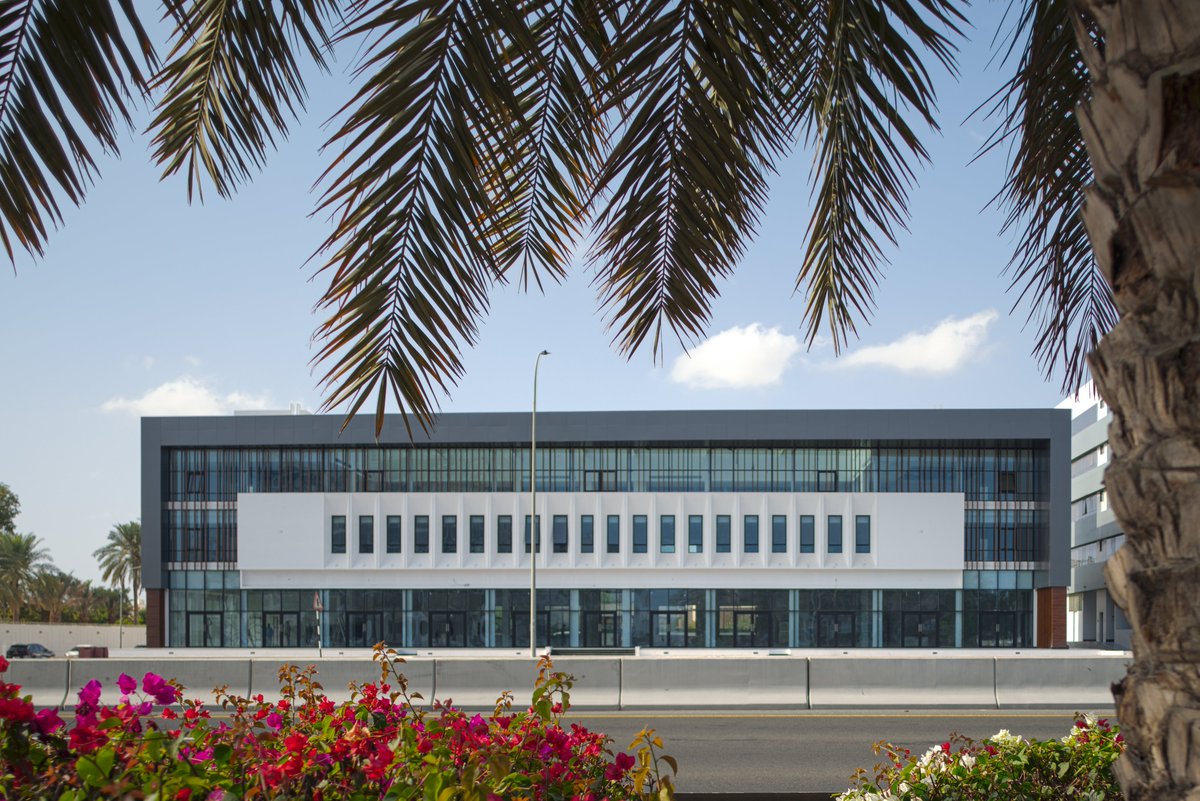 rawandepic's tweet photo. Saraya Square 
#ArchitectureMuscat #MuscatOman #ArchitecturalDesign #OmanConstruction #UrbanDesign #BuildingDesign #RealEstateOman #ArchitectsInOman #ModernArchitecture #OmanDevelopment #MuscatSkyline #Architecture #Muscat #Oman #Photography #Architecturephotography #عُمان #مسقط https://t.co/8YElHq47JD