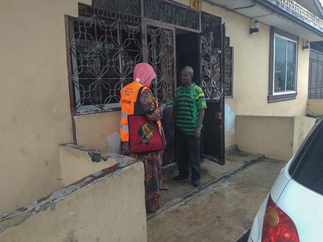 Despite heavy rains🌧️⛈️ in Dar es Salaam, #SolidWasteManagement surveyors are out gathering insights on Solid Waste Management💪, and we're blown away by the residents' cooperation and willingness to share their waste management experiences. #data 📸by @HomboJackson