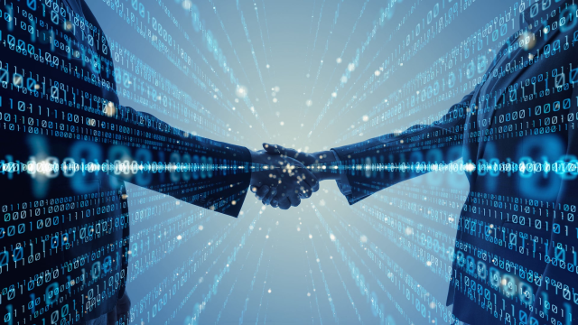Chris_Hardy's tweet photo. Broadcom Relaunches VMware Cloud Program With New Benefits https://t.co/tphBHKu5cd https://t.co/GrEh2PrPA0