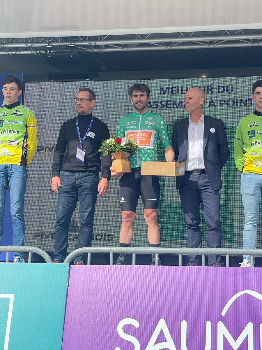euskaltelteam's tweet photo. 🧡 #EuskaltelEuskadi #RégionTour

💪 Jon Aberasturi lidera la clasificación de la regularidad, tras el 2° puesto de ayer y el 6° de hoy.

💪 Maillot berdea @jonaberasturi-rentzat, atzoko 2. eta gaurko 6. postua eta gero. https://t.co/cc5OSUojwz
