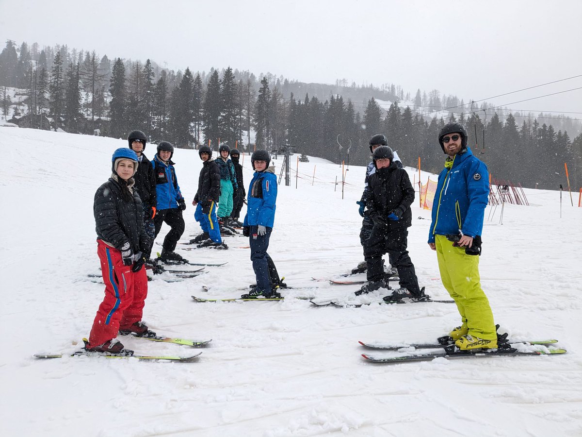 Ricky Ski Team 🎿 tweet media