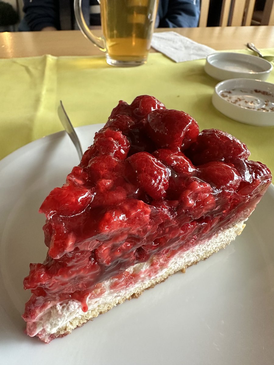 KalleHD's tweet photo. Und ein Stück #himbeertorte hinterher https://t.co/YQGHDomXIm