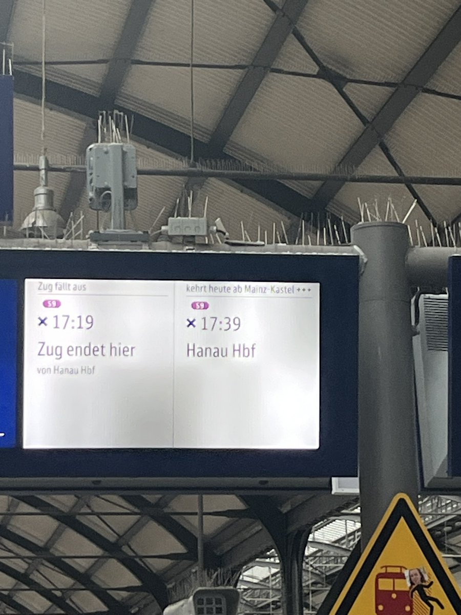 Matthias (@m4tbit) on Twitter photo Aber auch wirklich jedes Mal wenn ich mich auf die <a href="/DB_Bahn/">Deutsche Bahn Personenverkehr</a> verlasse Aber auch wirklich jedes Mal wenn ich mich auf die <a href="/DB_Bahn/">Deutsche Bahn Personenverkehr</a> verlasse