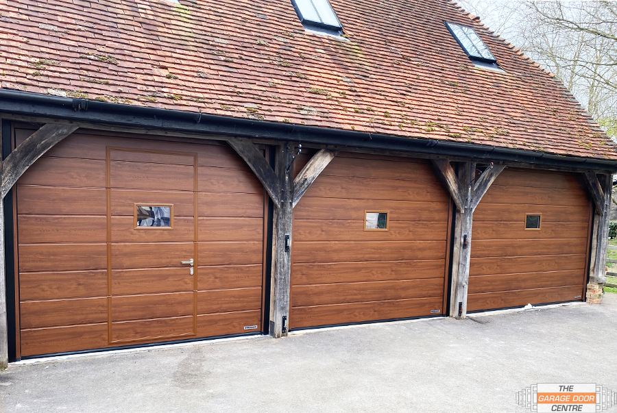 TheGDC's tweet photo. Installation of the week | Hormann Sectional Door with windows.

Upgrade your home's kerb appeal with Hormann Garage Doors featuring stylish windows and a convenient pedestrian access door! 🏠💫How stunning they are!

📞 01933 229135
📧 enquiries@thegaragedoorcentre.co.uk https://t.co/vl4hT35M7x