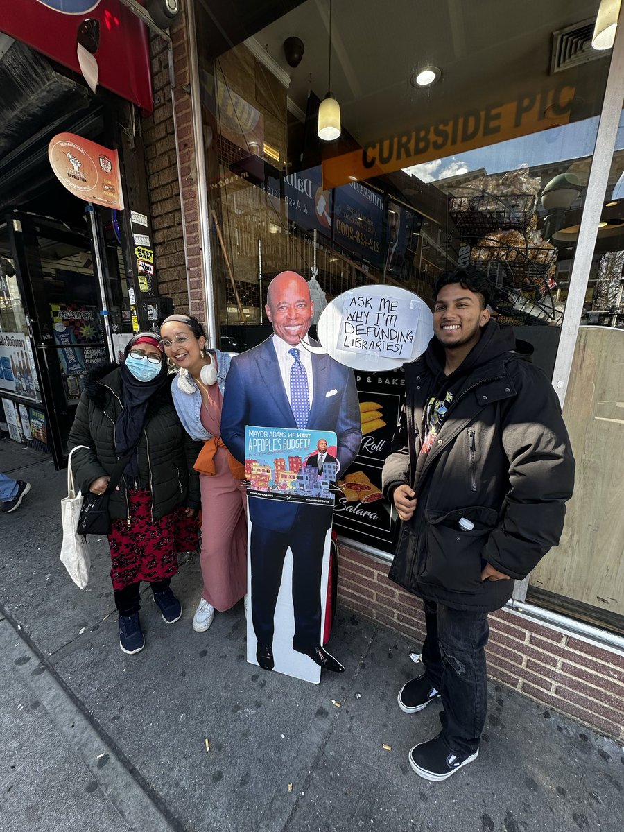 This weekend, we talked to neighbors in Richmond Hill in southeast Queens about how we need a #PeoplesBudget w/ #CareNotCuts & fully funded schools, libraries, CUNY, childcare & housing. We collected dozens of postcards from neighbors asking @NYCMayor to STOP slashing services!