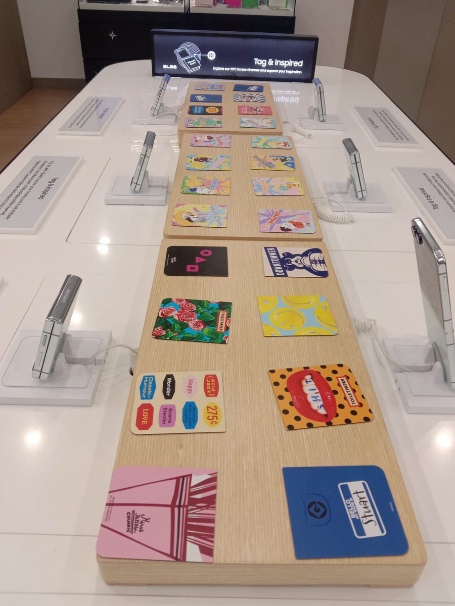 pidud's tweet image. Gemes2 skin Galaxy Z Flip 5 nya.. #SLBS #SLBSStudio #StrayKids #SKZ #ExpressImpress #SLBSJakarta #SamsungExperienceStore