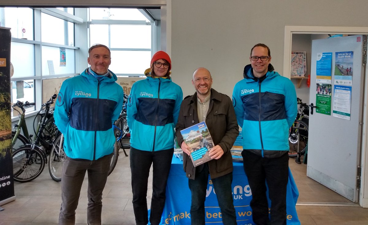 Thank you to Minister for Active Travel @patrickharvie for visiting us at our @InverclydeBothy at Gourock Station. He heard about the work we do enabling people to cycle and met volunteers who led a health walk this morning.