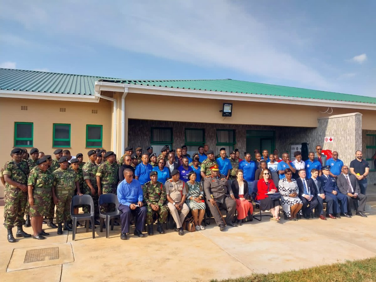 Today, we handed over a beautifully renovated medical unit barrack building that houses 48 essential health care workers for Phocweni clinic. We are proud to have worked with the Eswatini government, Umbutfo Eswatini Defence (UEDF), @urcintl,Microprojects and the community to
