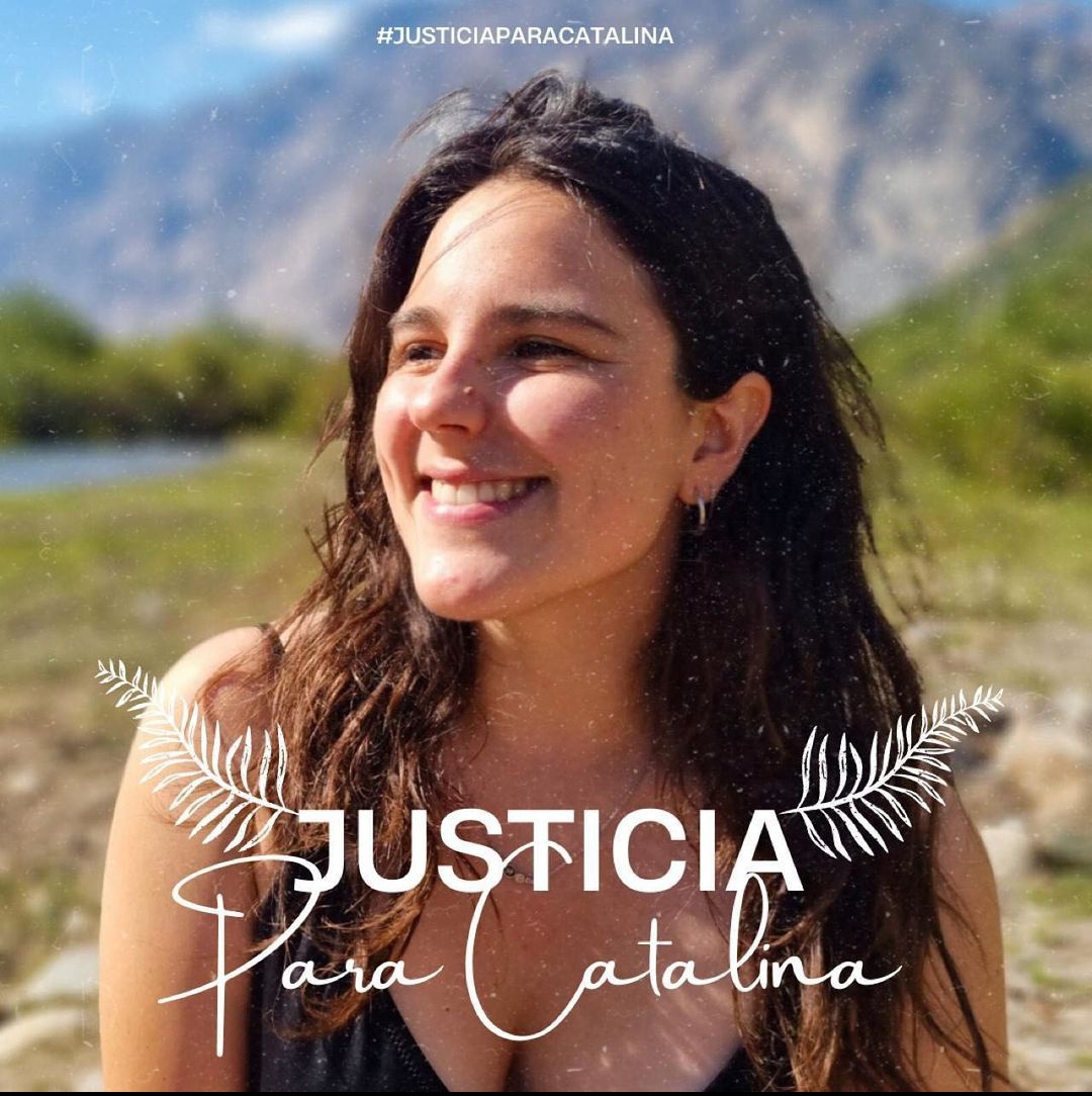 Luna_Eowyn's tweet photo. Catalina fue una víctima más del abuso que se da en el área de salud, los practicantes son humillados y obligados a silenciar las malas prácticas de las que son testigos, son amenazados con arruinarles la carrera. Ninguna institución los protege, solo les importa el arancel https://t.co/btzecEXz1x