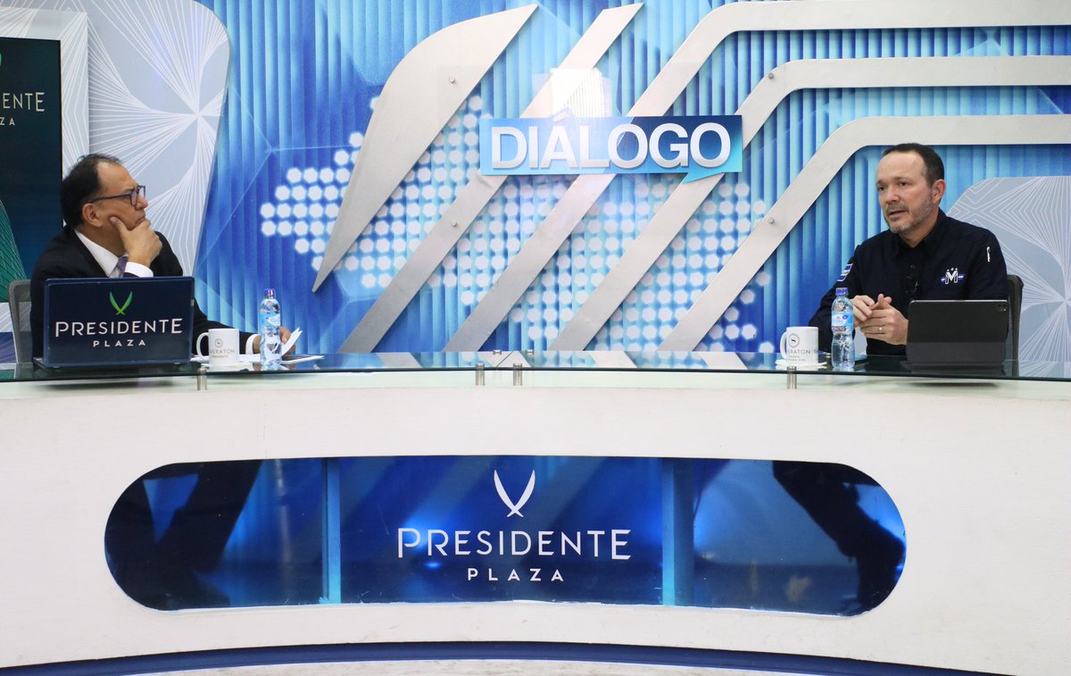 #Diálogo21 📺 | ¡Buenos días! Iniciamos la entrevista con el ministro de Justicia y Seguridad, Gustavo Villatoro (@Vi11atoro), para conversar sobre la situación de seguridad en El Salvador. ¡Comparte tus opiniones con nosotros en nuestro WhatsApp: 7681-3259! Sigue nuestra…