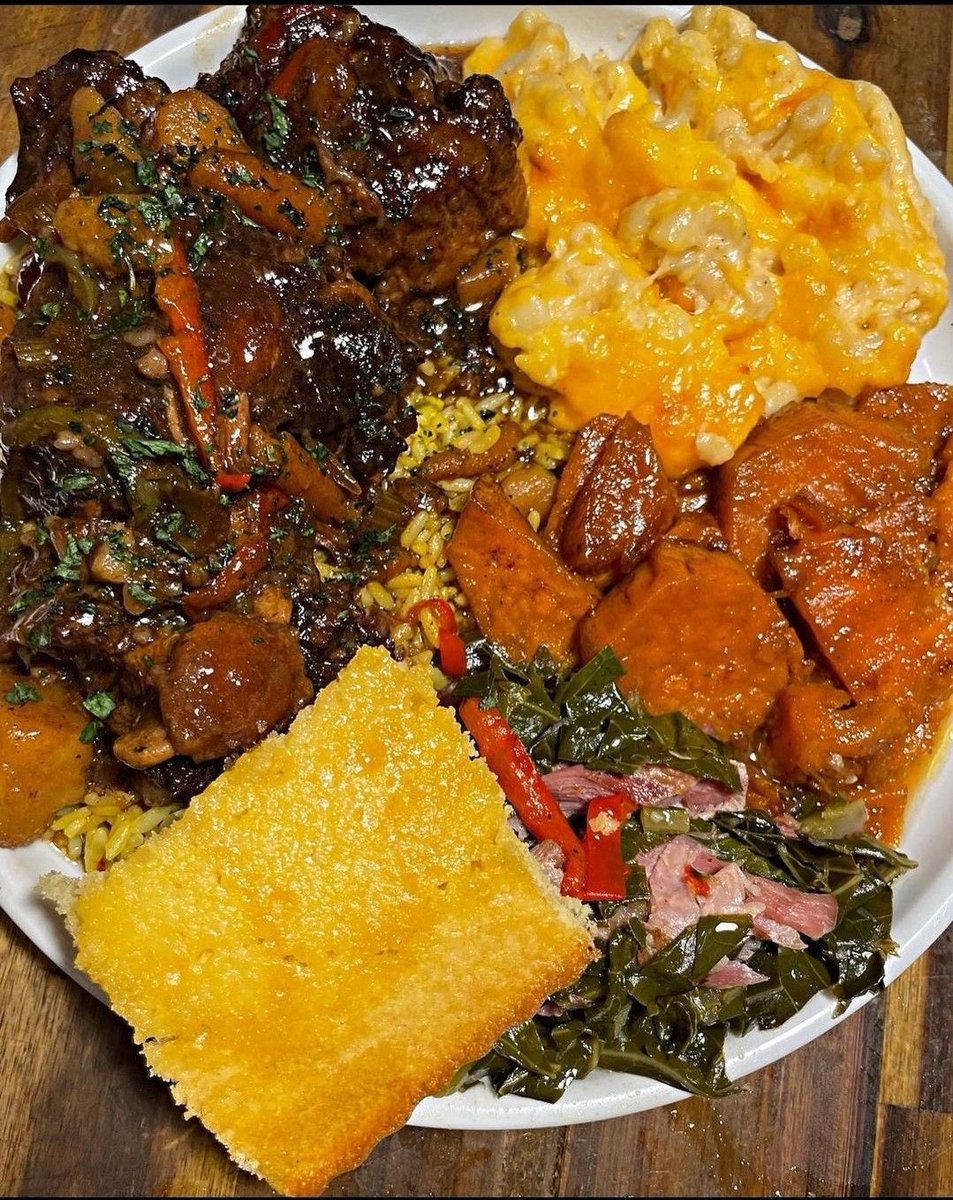 RespectfullyBih's tweet photo. Everything About This Plate Looks Delicious #BIGBACKSHIT https://t.co/bd48gjtp8m