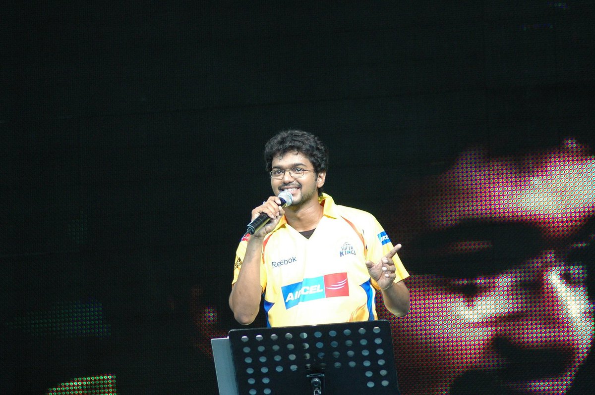 Influencer_ASK's tweet photo. Namma Ellarukum Pudichathu Ilayathalapathy Vijay Ana Thalapathy Ke Pudicha Team CSK &amp; Pudicha Player Thala Dhoni 🔥🔥🔥.

#CSK #ChennaiSuperKings #VijayCSK #DhoniCSK #ThalaDhoni #IPL #IPL2024 #Chennai #Chepauk #ThalapathyVijay #Ghilli #TheGreatestOfAllTime #MSD https://t.co/uo1usmLTOY