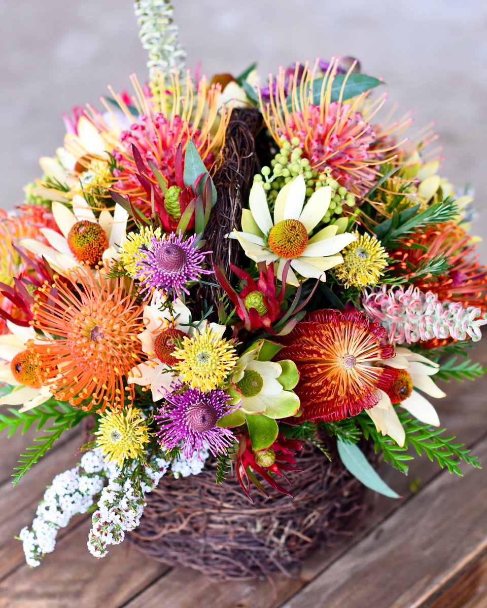 There is no refuting the power of flowers! Whether it’s the breathtaking beauty of a seasonal arrangement or a basket full of gorgeous blooms, the ping on our heartstrings is undeniable. 🍃🌸😊🌷🌿 #wellnesswednesday #inspiredbynature #flowerpower #moodbooster #proteas #cagrown