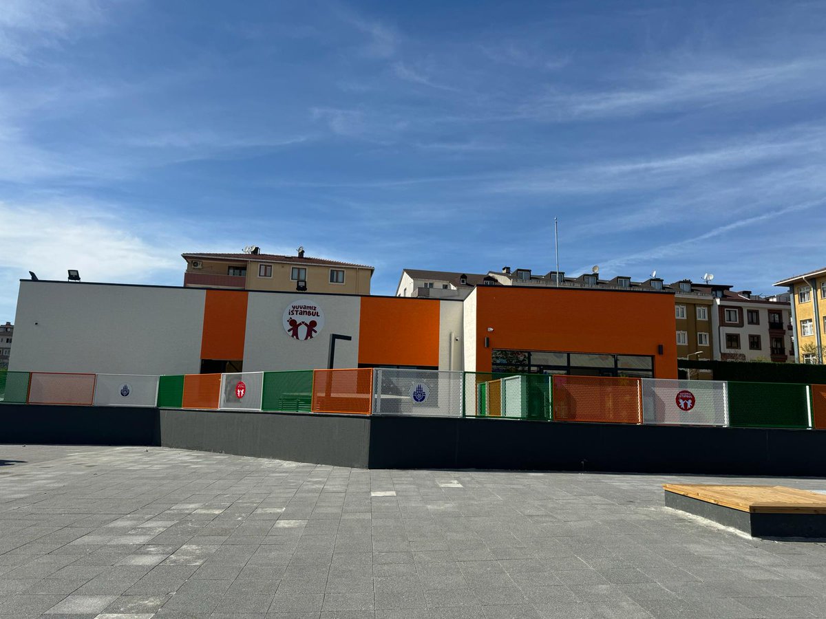 16 Mart’ta Samandıra’ya kadar olan ilk etabını açtığımız Çekmeköy-Sancaktepe-Sultanbeyli Metro Hattımızın Meclis İstasyonu üzerinde çok güzel bir kreşi de tamamladık. Birkaç haftaya çocuklarımızın gülen yüzlerini göreceğimiz kreşimiz Meclis Mahallemize hayırlı olsun.

Yine aynı