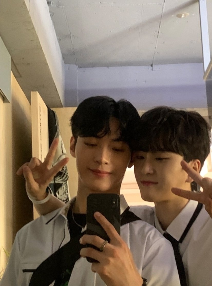 _TinnyCat_'s tweet photo. With the friend / with the boyfriend
#JazzForTwoEP3 #JazzForTwoEP4 https://t.co/Jfeu0lj9WJ