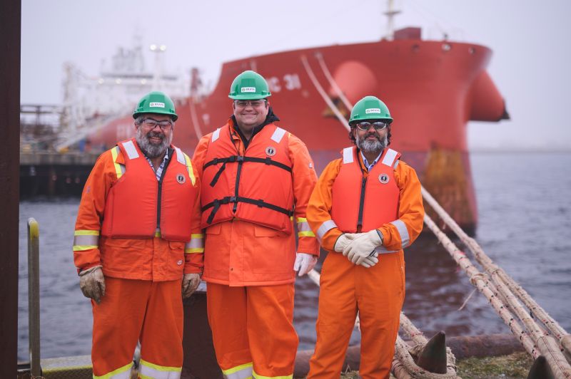 Minister @bernardjdavis was at the Come by Chance refinery last week to celebrate a milestone achievement for Braya Fuels. On March 27, Braya's first ever shipment of biofuel, produced from soya bean oil, was exported from NL to a customer based in California. (1/2)