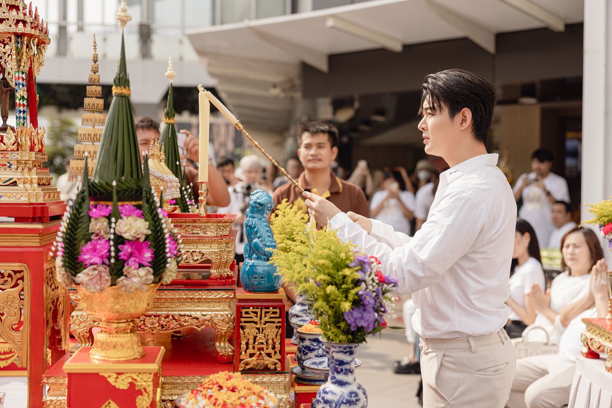 'เซ้นต์ ศุภพงษ์' นำทีมบวงสรวงซีรีส์ Girl's Love เรื่อง 'ฝันรักห้วงนิทรา' ใกล้ได้เวลาเสิร์ฟความฟินให้กับสาวก GL กันเต็มทีแล้ว IDOLFACTORY เลยถือฤกษ์ดีจัดงานบวงสรวงซีรีส์ Girl's Love เรื่องที่ 2 ของบริษัท “ฝันรักห้วงนิทรา” (My marvellous dream is you) นำโดย 2 ผู้จัดคนเก่ง…