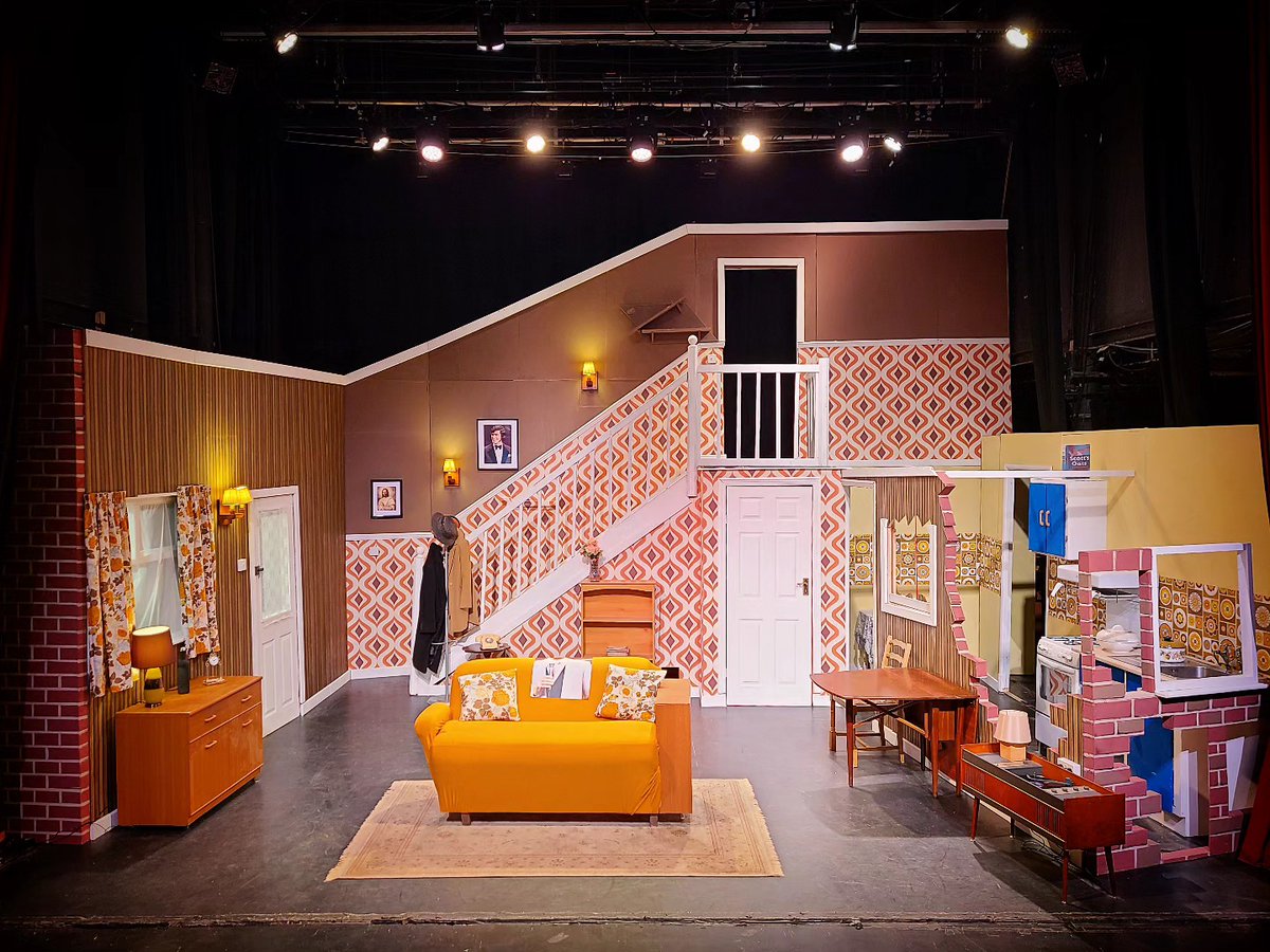 EM_Theatre's tweet photo. 5* review for @LTC_in_Burton Some Mothers Do 'Ave 'Em @BrewhouseCentre https://t.co/2awYws12Ew reviewer @CDenton40 Leon Ratcliffe as Frank Spencer is immediately spellbinding, and I marvel at the skill behind his interpretation... great cast... tremendous fun... https://t.co/DSEdMtW02U