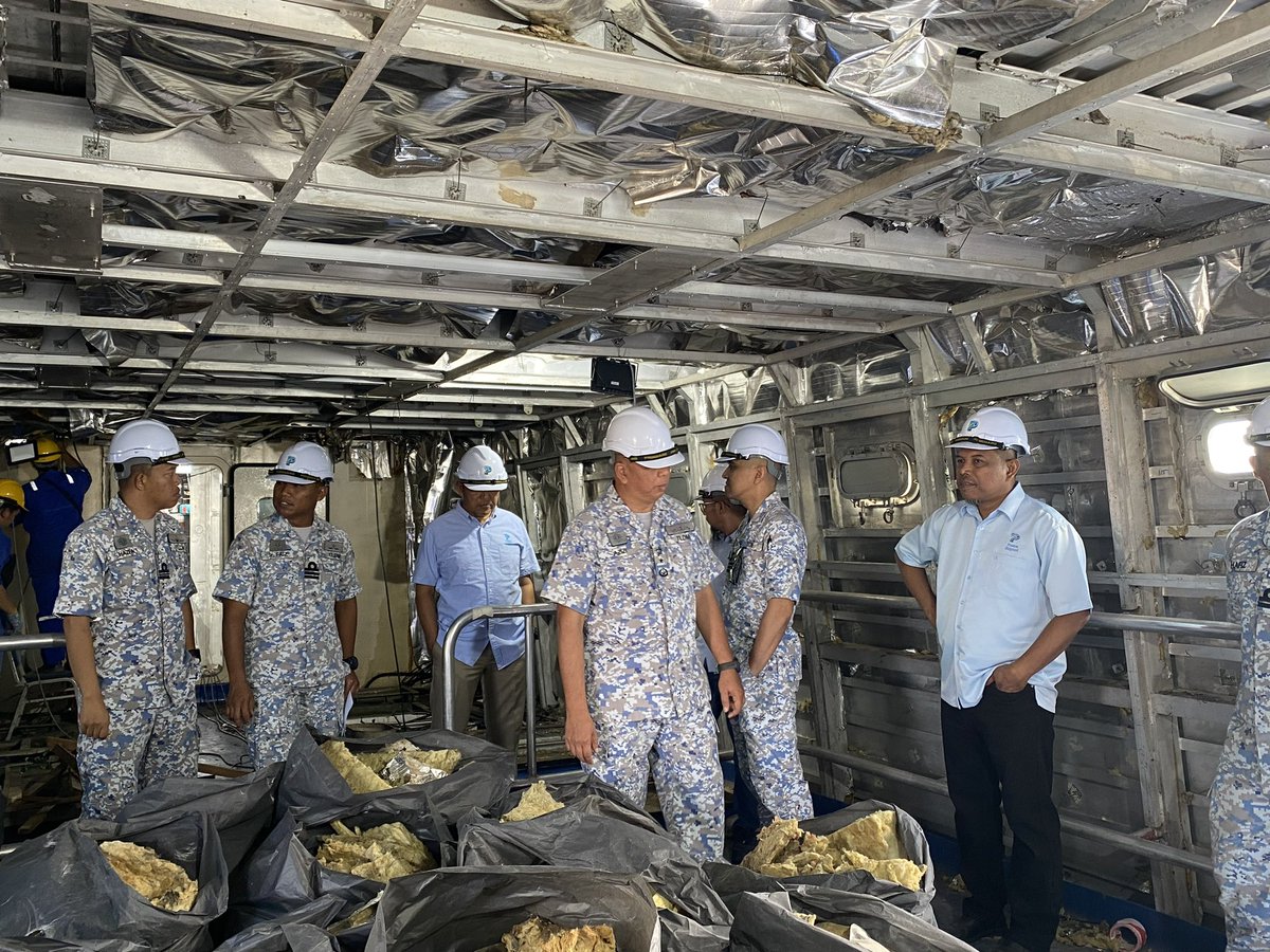 SGY331GAYA's tweet photo. ⚓ #GayaUpdate 🇲🇾

RPP bermula pada 1 Apr sehingga 31 Oktober 24. Panglima Logistik Timur juga berkesempatan melaksanakan lawatan ke kapal bagi melihat kerja - kerja yang dilakukan oleh pihak firma dalam persiapan untuk menaiki galangan. https://t.co/dNo7Fl5aW5
